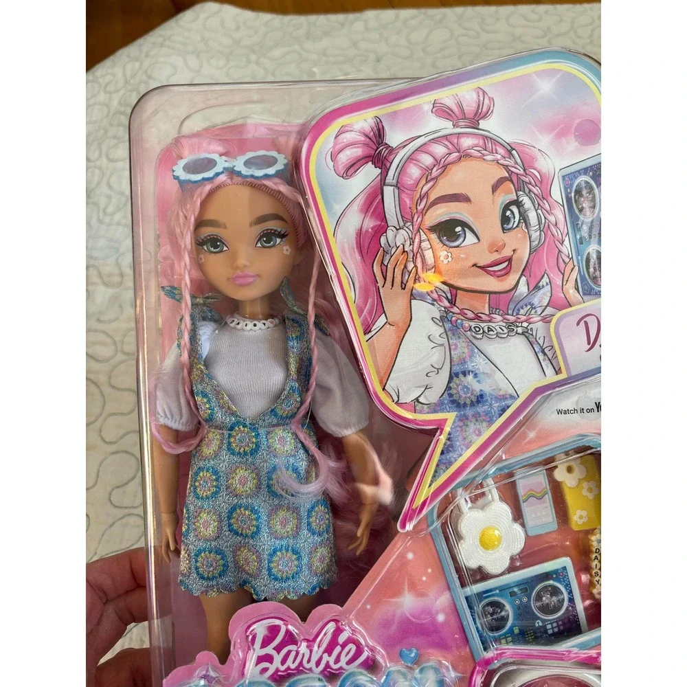 Mattel Barbie‎ Dream Besties Daisy Jean Doll Pink Hair Floral Dress Accessories
